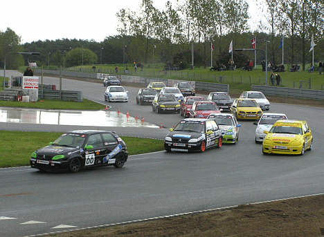 Starten på første løb, hvor Claus Christensen allerede fra start af trak fra feltet.